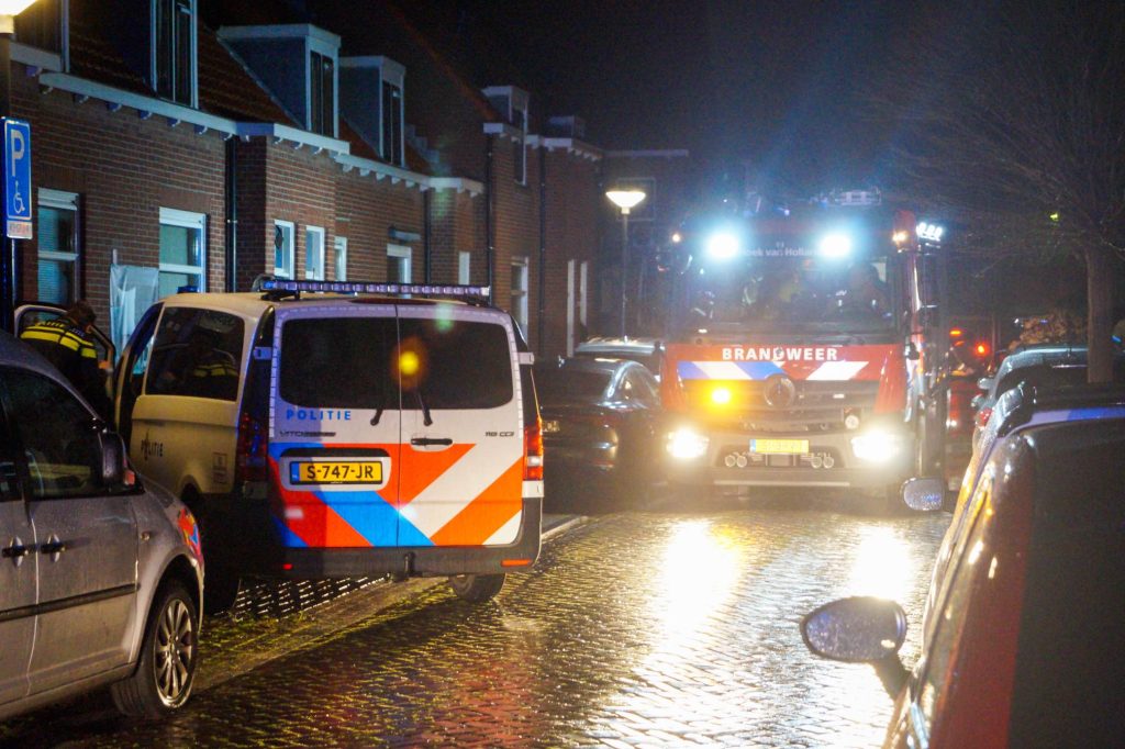 Woningbrand in keuken aan de Esserstraat in Maassluis