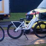 Fietser gewond na aanrijding met scooter op Honderdland, dader doorgereden