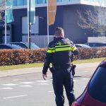 Auto flink beschadigd bij aanrijding met vrachtwagen op Honderland, Maasdijk