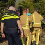 Man met scootmobiel belandt in sloot achter zijn tuin in Maasland