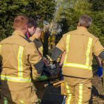 Man met scootmobiel belandt in sloot achter zijn tuin in Maasland