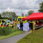 Ernstig ongeval met fatbiker in Naaldwijk: slachtoffer onder auto bekneld geraakt