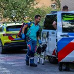 Vrouw valt op hoofd op Westlandseweg in Maassluis