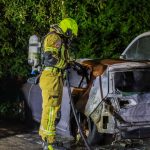 Autobrand Lijnbaan Maassluis verwoest auto en raakt busje
