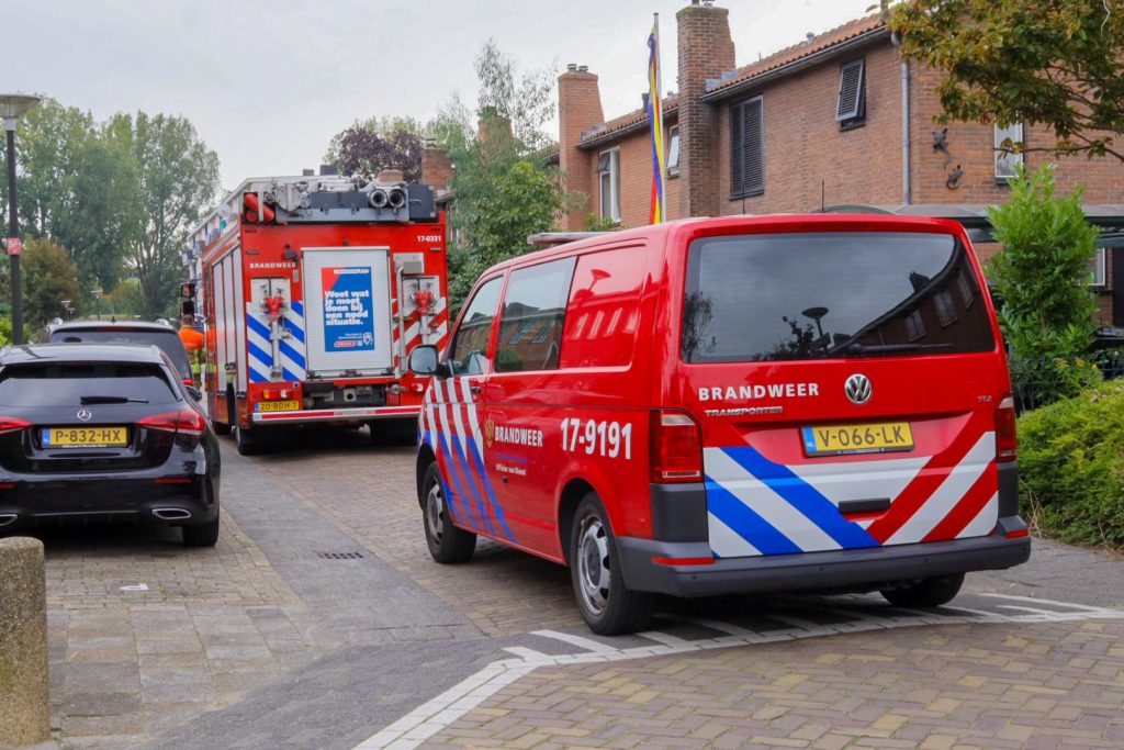 Gasleiding geraakt bij hekwerkplaatsing Paulus Buysstraat Vlaardingen