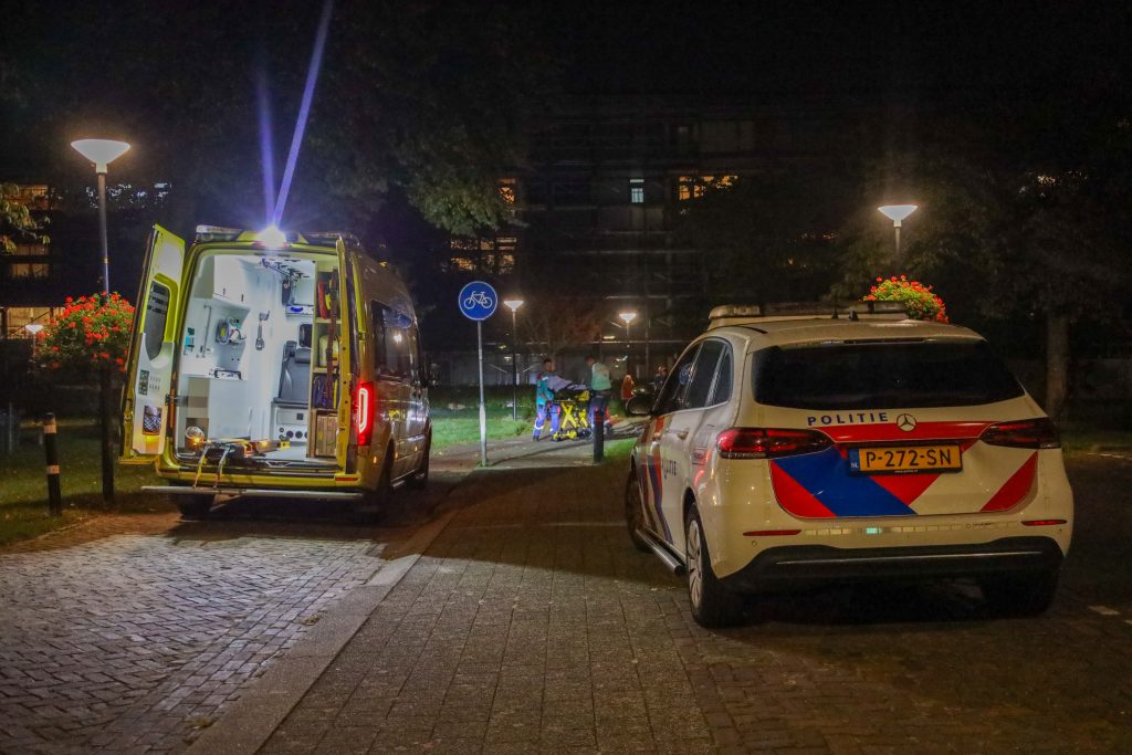 Drukke avond en nacht voor ambulance in Maassluis - 7595865