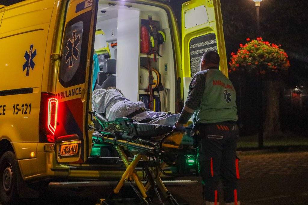 Drukke avond en nacht voor ambulance in Maassluis - 7595865