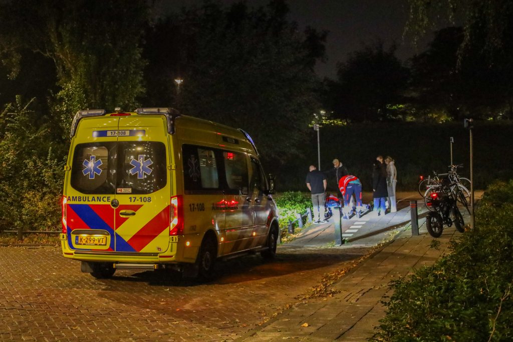 Drukke avond en nacht voor ambulance in Maassluis - 7595865