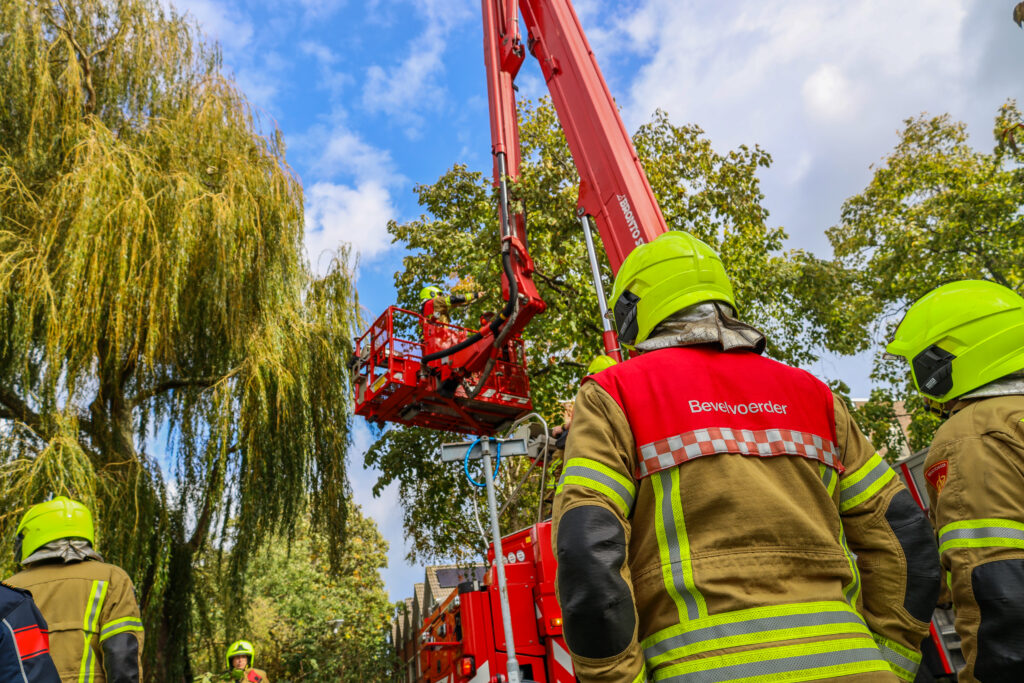 Uitdagende inzet voor brandweer bij stormschade Touwslagerij in Maassluis