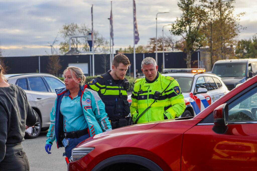 Fietser gewond bij aanrijding op Honderdland in Maasdijk