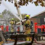Hooischuur in brand bij Belevenisboerderij Bouwlust in Maasland, vrouw aangehouden
