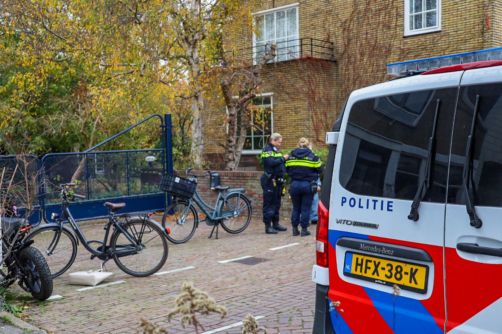 Eenzijdig ongeval op Zuidvliet in Maassluis: drie meiden ten val door fietspaaltje