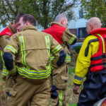 Hulpdiensten massaal uitgerukt voor melding persoon te water in Vondelpark in Maassluis