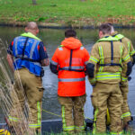 Hulpdiensten massaal uitgerukt voor melding persoon te water in Vondelpark in Maassluis