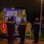 Vrouw te water bij Albert Heijn aan de Huis te Veldelaan in Maasland