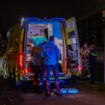 Vrouw te water bij Albert Heijn aan de Huis te Veldelaan in Maasland