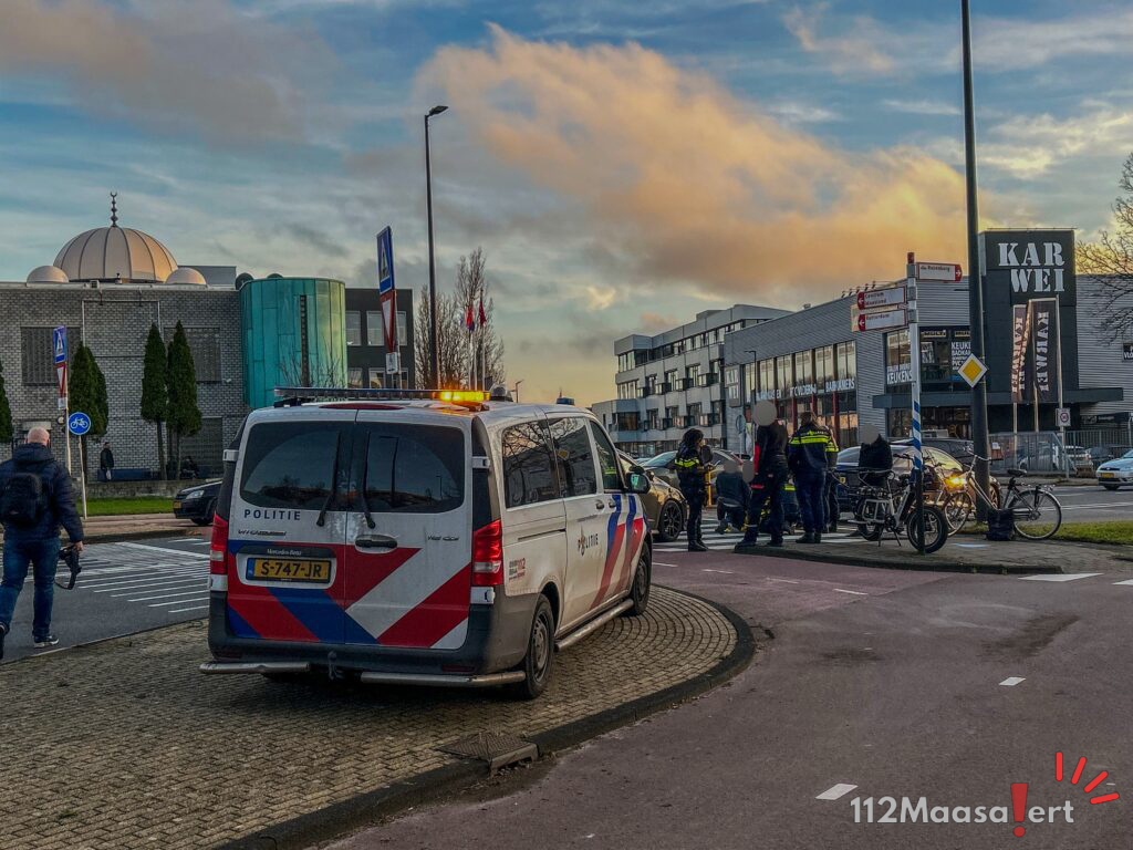 Opnieuw aanrijding op beruchte rotonde Mozartlaan in Maassluis
