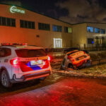 Auto te water op de Coldenhovelaan in de Lier