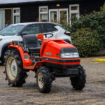 Zitmaaier rolt door tijdens hulp aan gevallen man aan de Weverskade in Maassluis