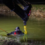 Scooter volledig te water aan Westgaag in Maasland
