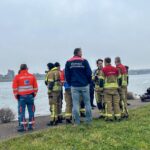 Zoekactie na melding persoon te water aan Boonerhavenkade