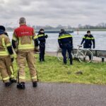 Zoekactie na melding persoon te water aan Boonerhavenkade