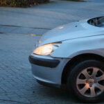 Ongeval tussen scooter en auto op Burgemeester Wesselinkstraat in Maassluis