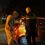 Fietsster en auto botsen op rotonde Wagenstraat in Maassluis