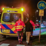 Fietsster en auto botsen op rotonde Wagenstraat in Maassluis