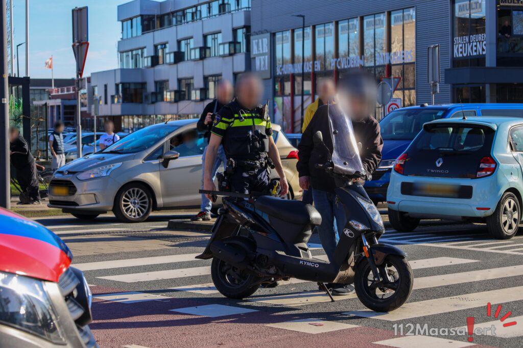 Tweezijdig ongeval op rotonde Westlandseweg Maassluis