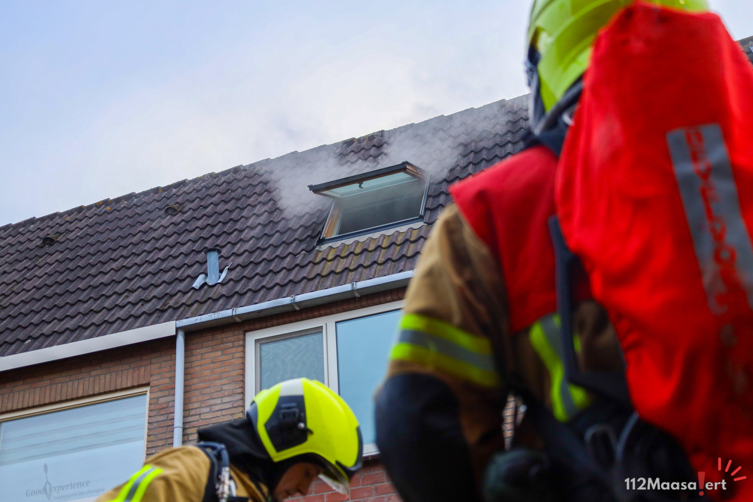 Middelbrand op zolder van woning aan de Zetter in Maasland