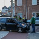 Botsing tussen twee auto’s op Industrieweg in Maassluis, conflict ter plaatse