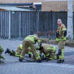 Brandweer onderzoekt vreemde lucht in woningen aan Berkendal in Maassluis