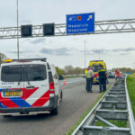 Afgeleid door broodje: vrachtwagenchauffeur ramt auto op A20 bij Maasland