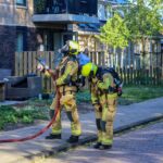Flinke rookontwikkeling bij balkonbrand aan Prinses Wilhelminastraat in Maasdijk