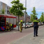 Brandweer onderzoekt gaslucht in woning aan de Wagenstraat in Maassluis