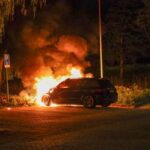 Auto volledig uitgebrand aan Watermolen in Maassluis