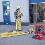 Flinke rookontwikkeling bij autobedrijf aan Het Ambacht in Maasland door vastgelopen compressor